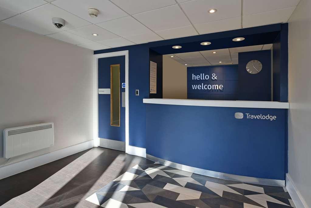 Travelodge Thame Dalaman gambar