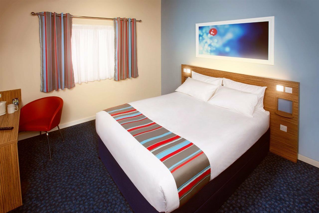 Travelodge Thame Luaran gambar
